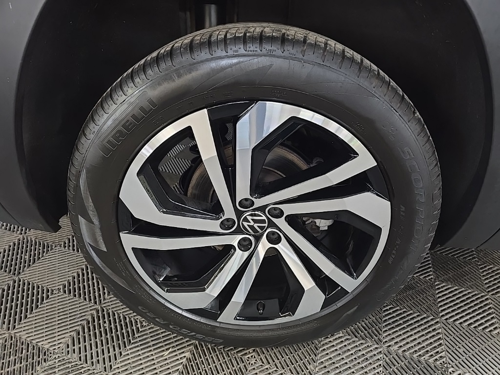 2022 Volkswagen Atlas SEL photo 13