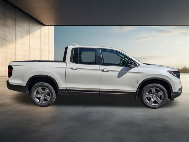 2025 Honda Ridgeline TrailSport photo 3