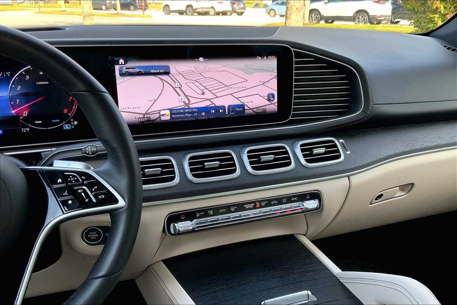 2025 Mercedes Benz GLS 450 4MATIC photo 6