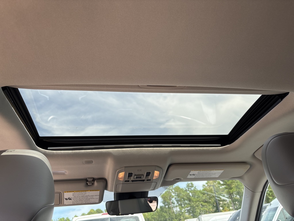 2021 Toyota Highlander XLE photo 27