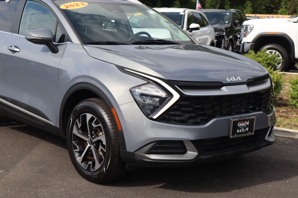 2023 Kia Sportage EX photo 2