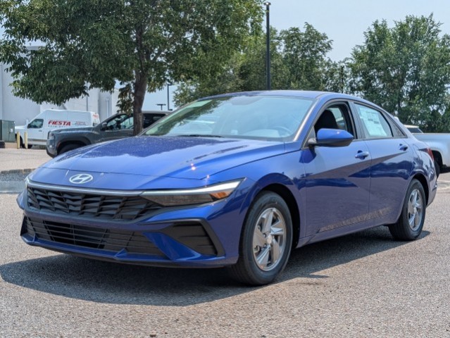 2025 Hyundai ELANTRA SE