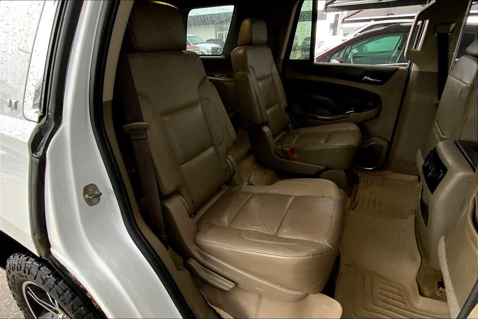 2017 Chevrolet Tahoe LT photo 15