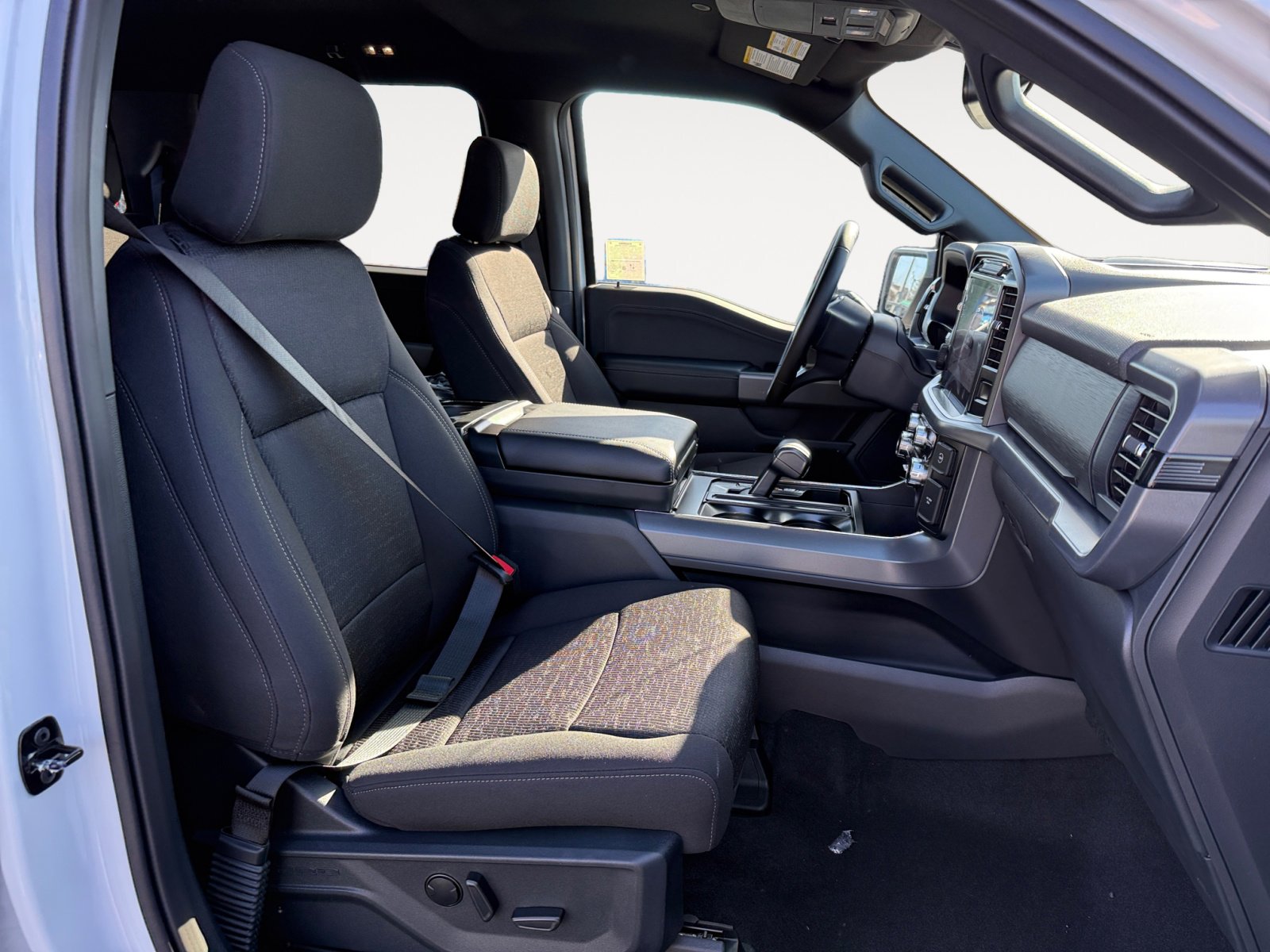 2025 Ford F-150 XLT photo 16