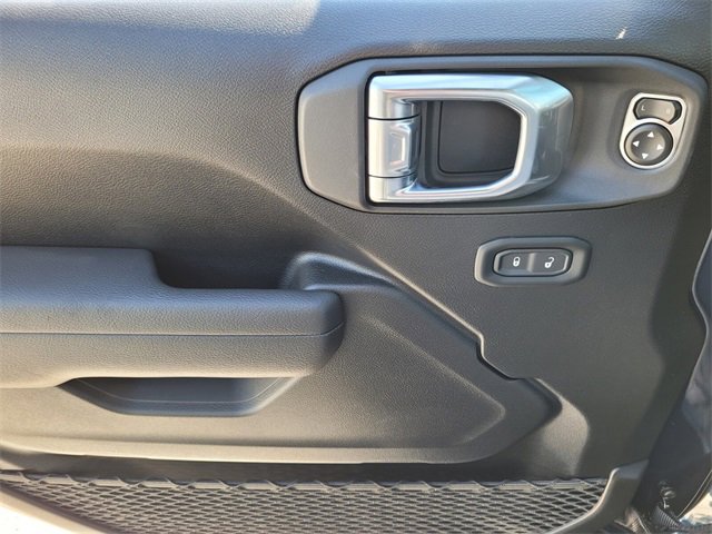 2025 Jeep Wrangler Sport S photo 14