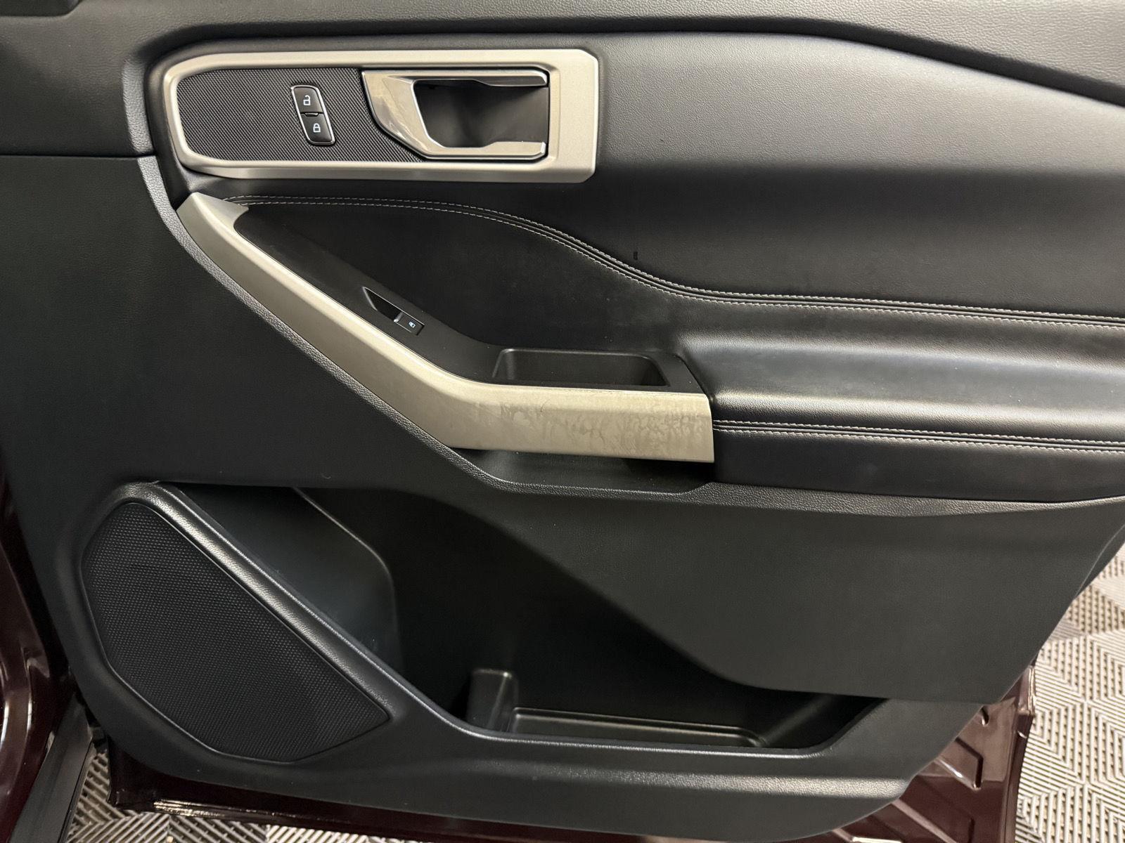2022 Ford Explorer XLT photo 22