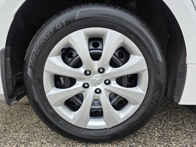 2023 Toyota Corolla LE photo 23