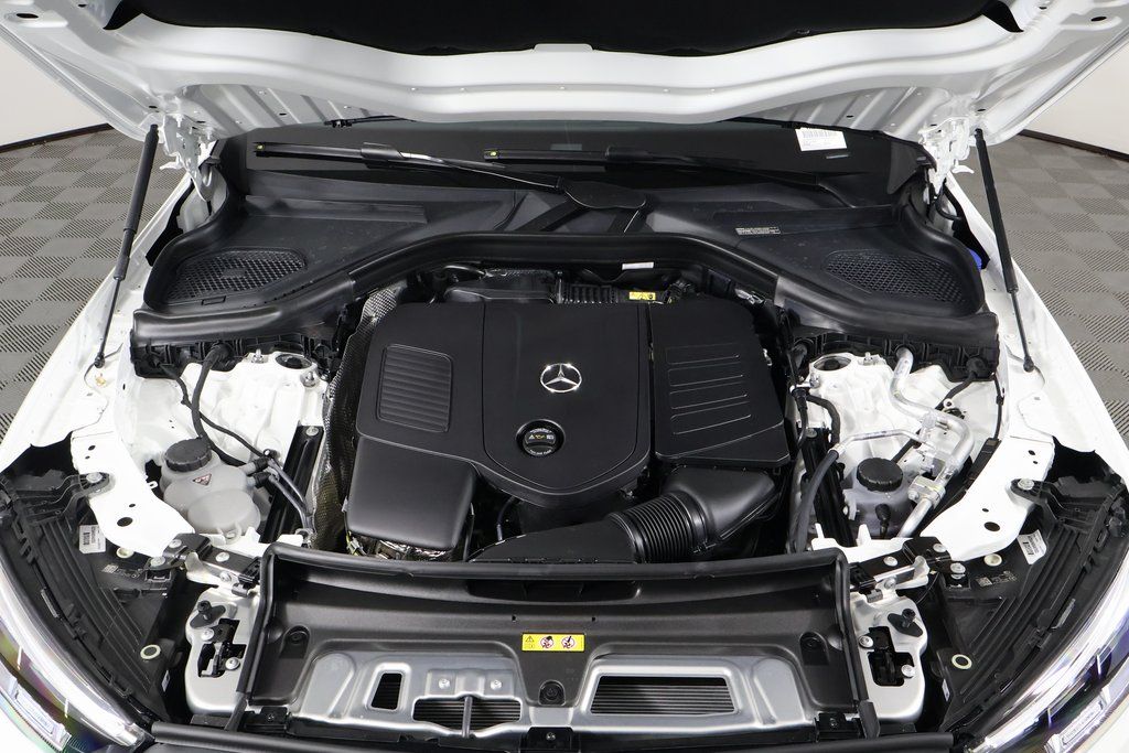2026 Mercedes Benz GLC 300 photo 9