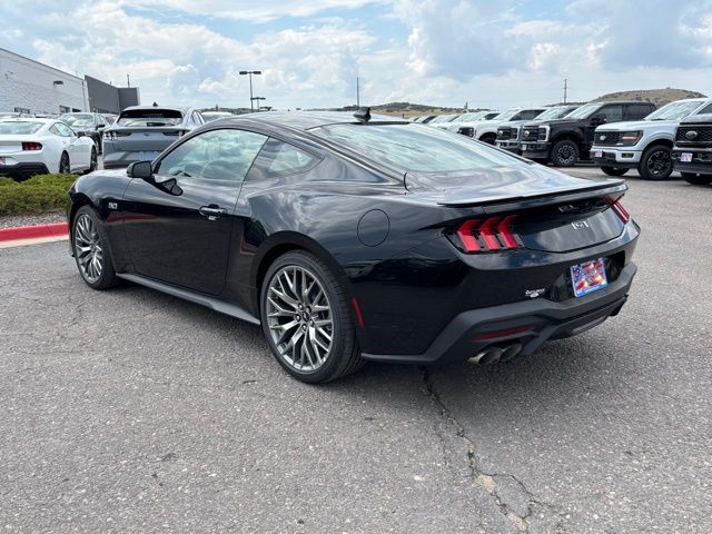 2025 Ford Mustang GT Premium photo 3