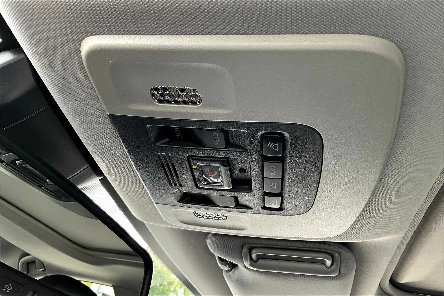 2023 Toyota Camry SE photo 33