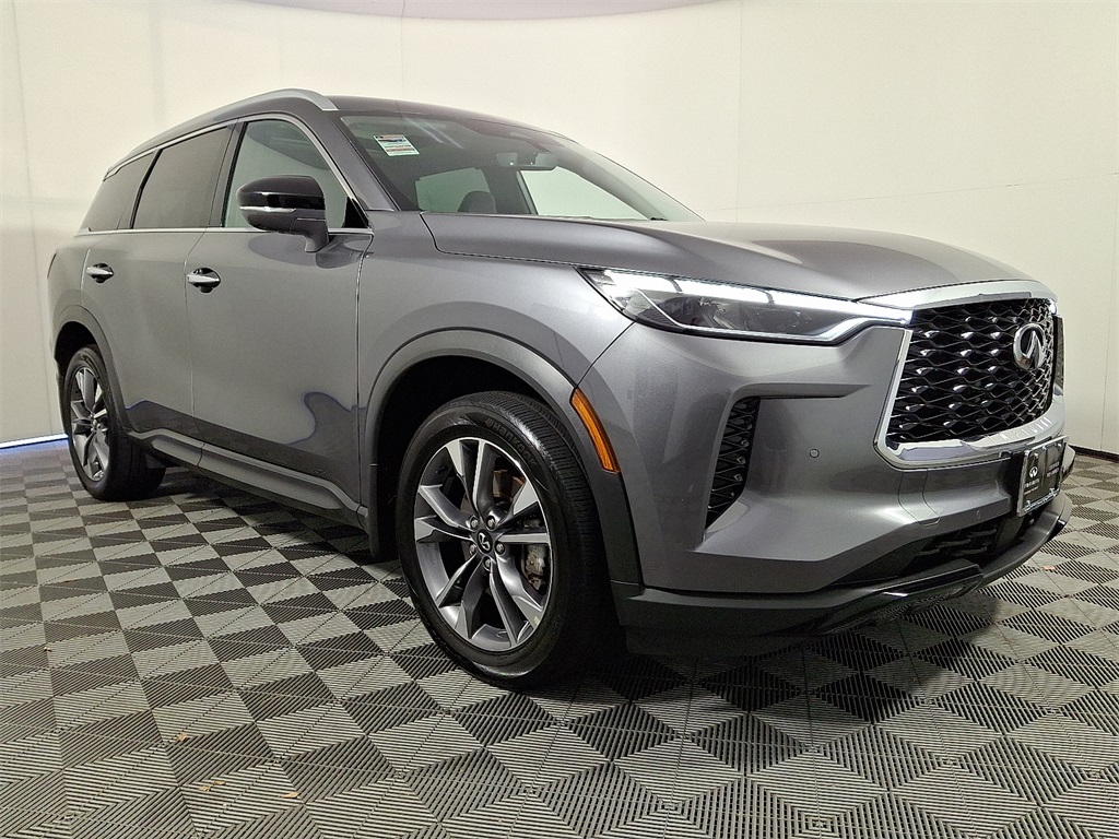 2023 Infiniti QX60 Luxe photo 3