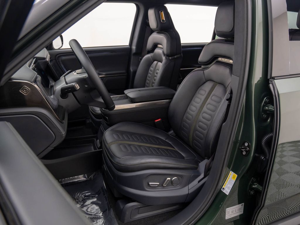 2022 Rivian R1S Launch Edition photo 15