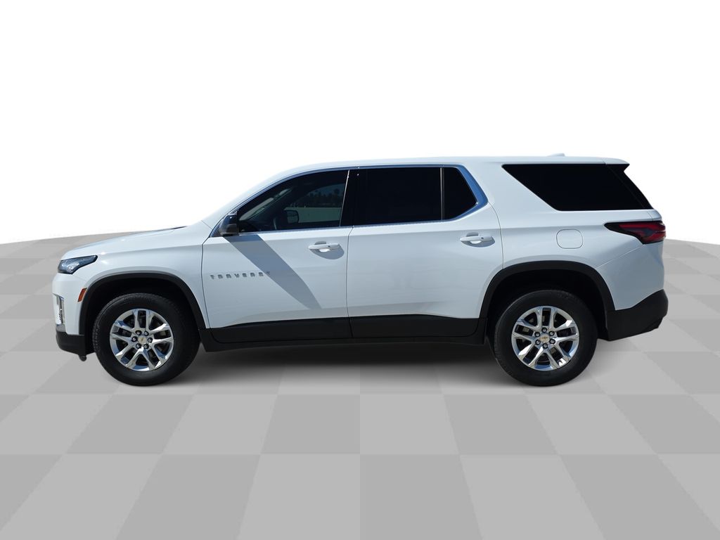 2022 Chevrolet Traverse LS photo 3