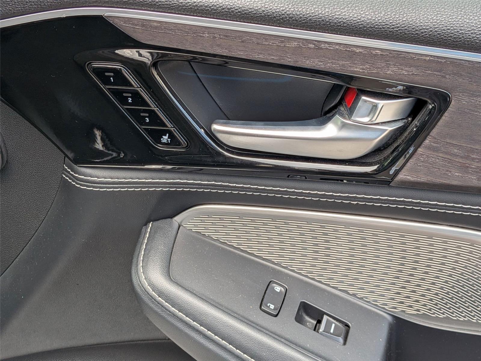 2022 Acura MDX Advance photo 39