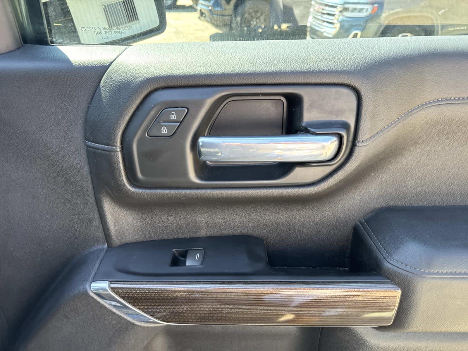 2021 Chevrolet Silverado RST photo 27
