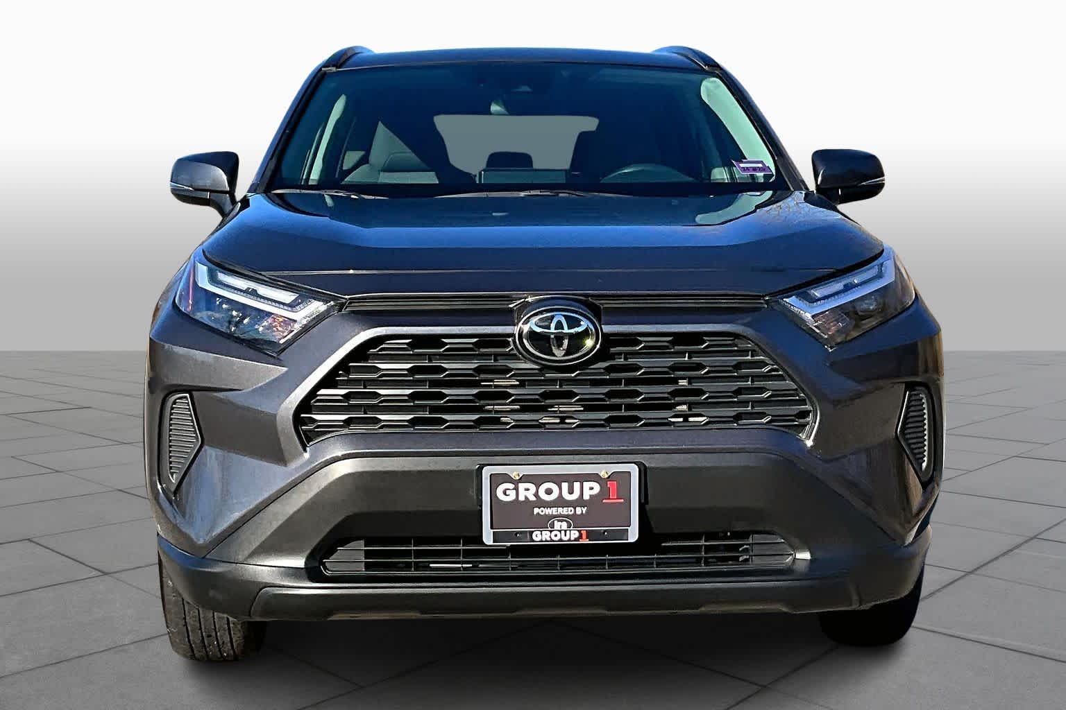 2024 Toyota RAV4 XLE photo 2