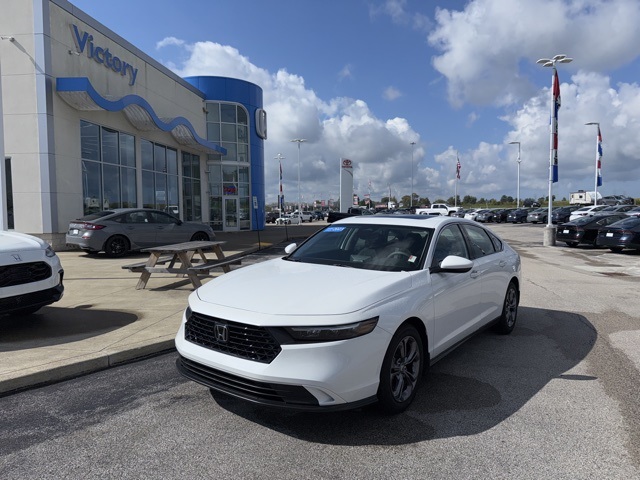 2023 Honda Accord EX's photo