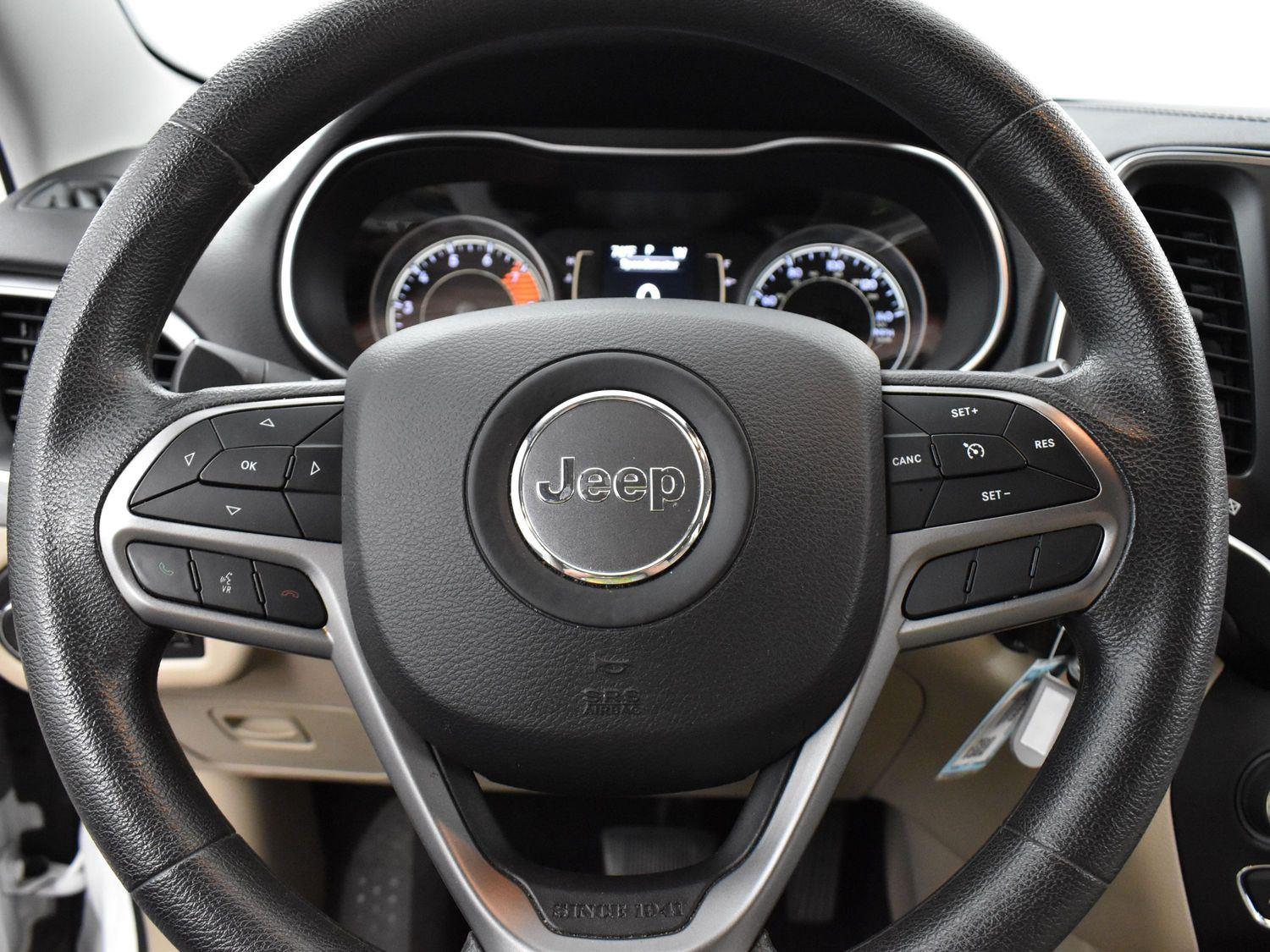 2019 Jeep Cherokee Latitude photo 12