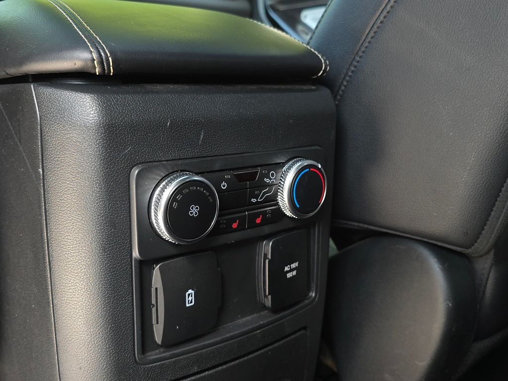 2023 Ford Explorer ST photo 31