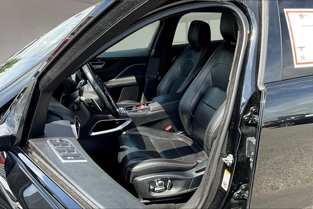 2019 Jaguar F-PACE S photo 18
