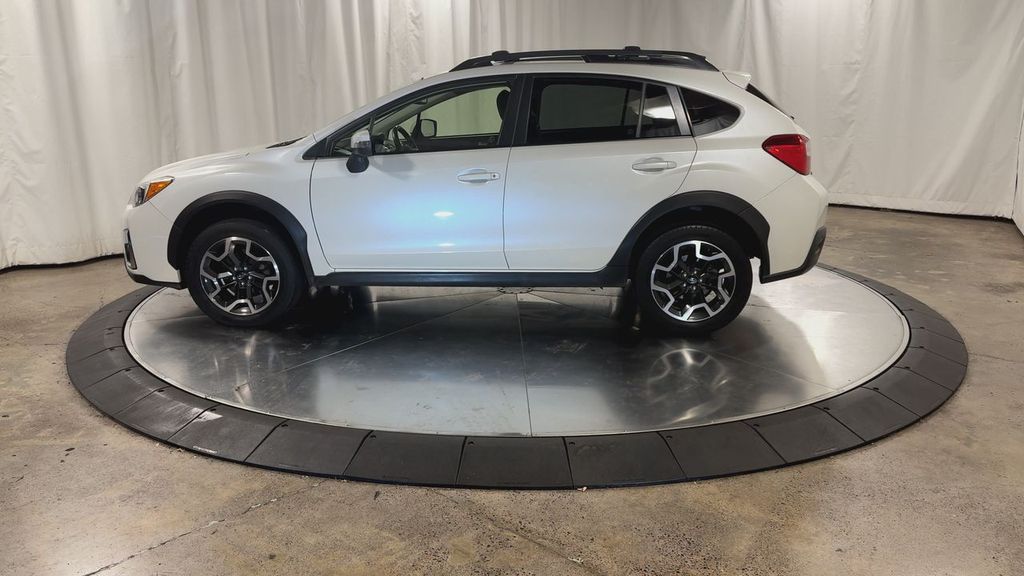 2016 Subaru Crosstrek 2.0i Limited photo 2
