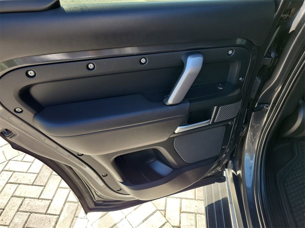 2023 Land Rover Defender 110 V8 photo 20