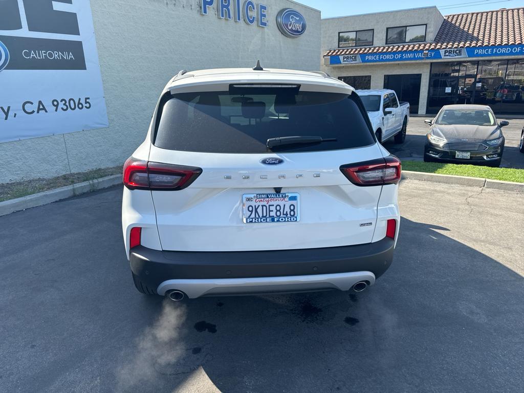 2023 Ford Escape photo 3