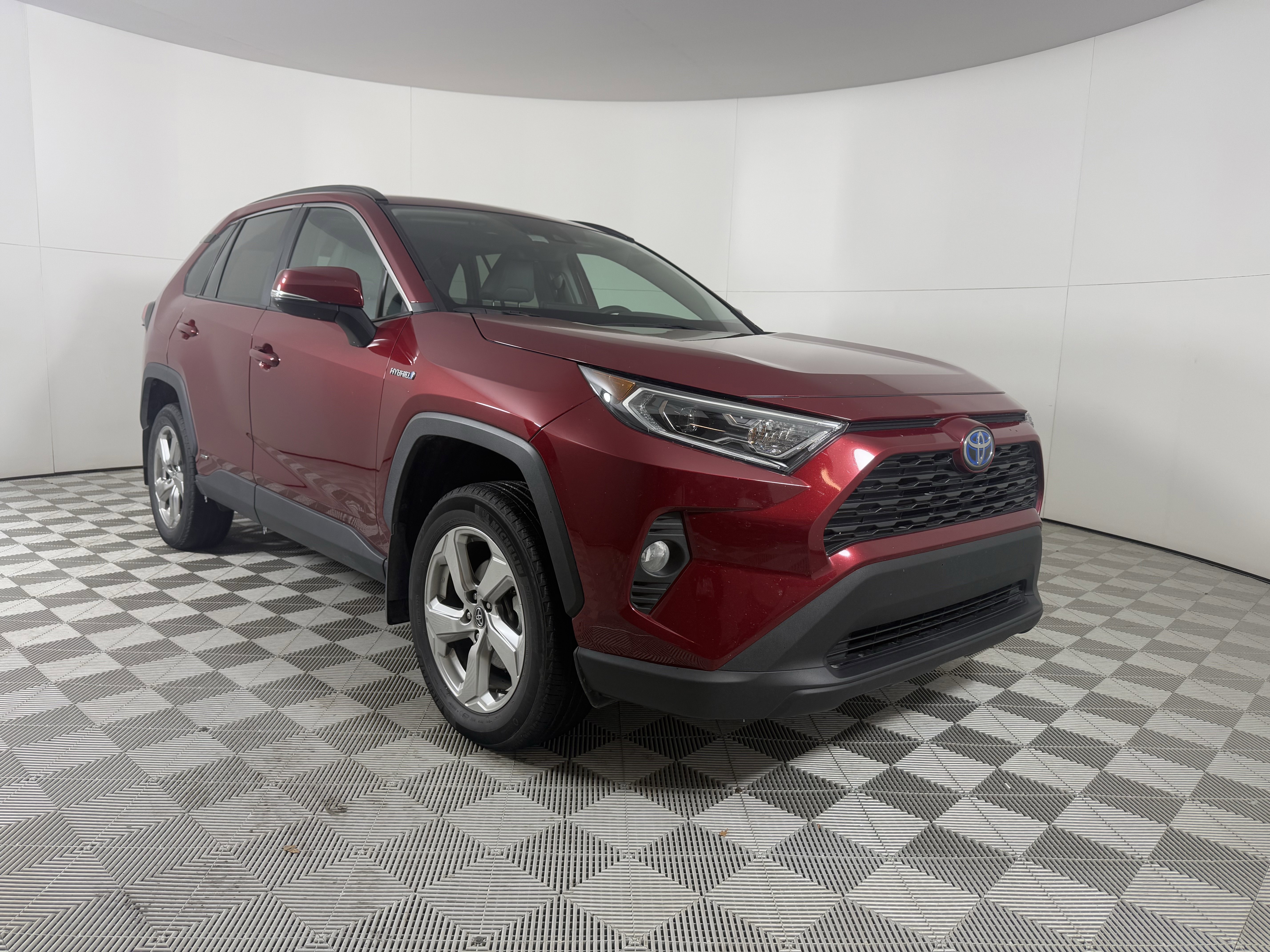 2021 Toyota RAV4 XLE Premium's photo