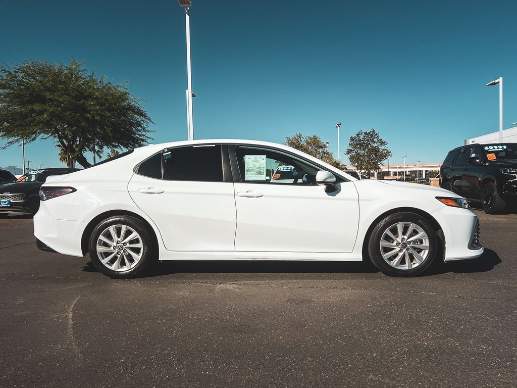 2023 Toyota Camry LE photo 9