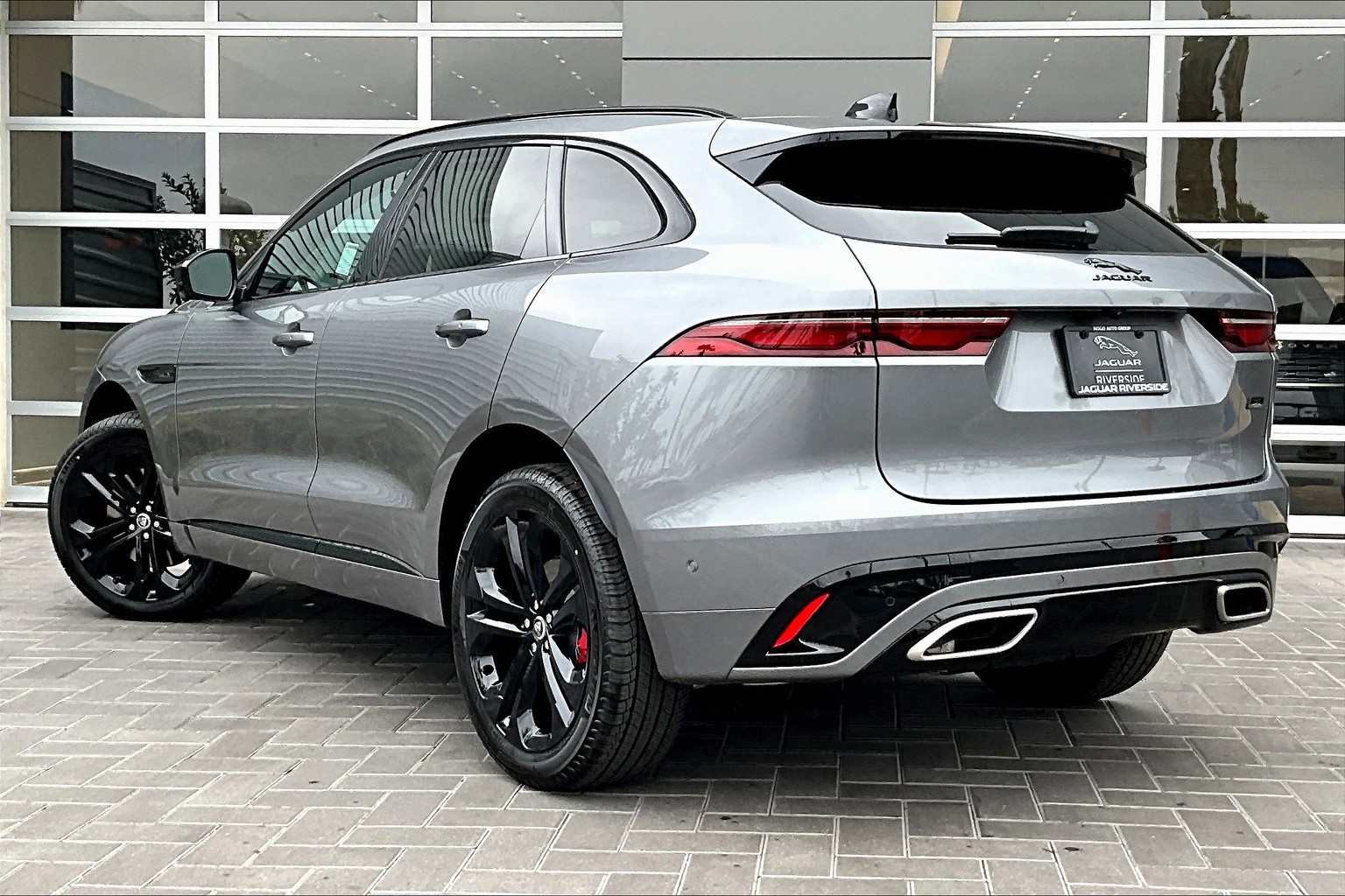 2026 Jaguar F-PACE P400 R-Dynamic S photo 3