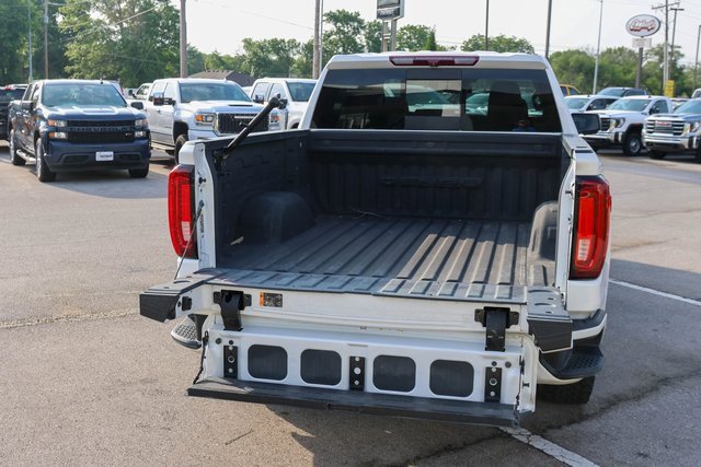 Used 2022 White Frost Tricoat GMC Denali image 11