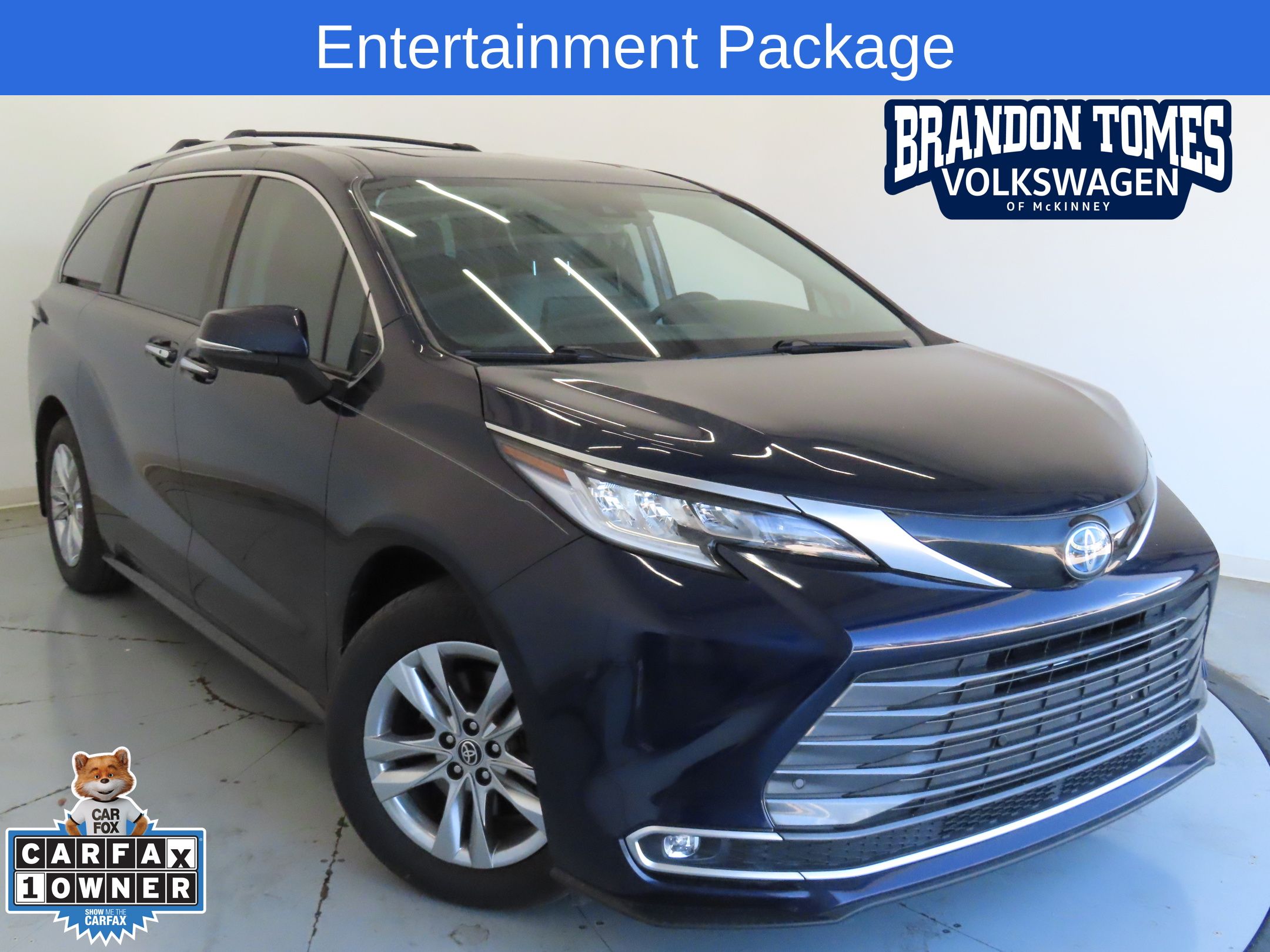 2023 Toyota Sienna Limited's photo