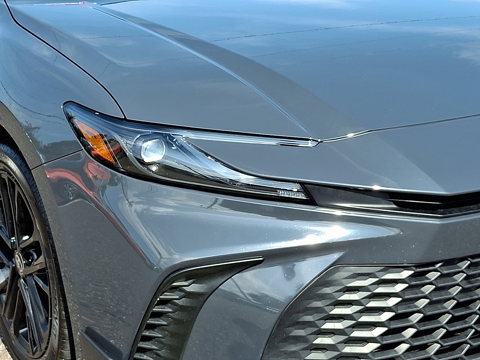 2025 Toyota Camry SE photo 6
