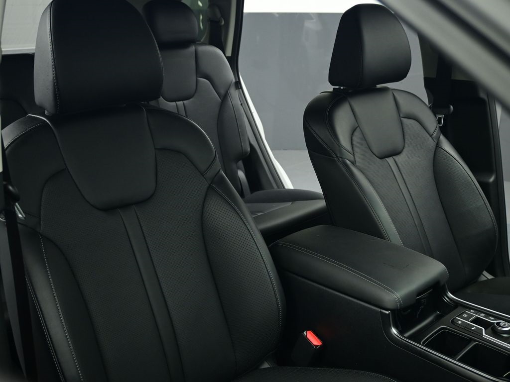 2025 Kia Sorento S photo 8