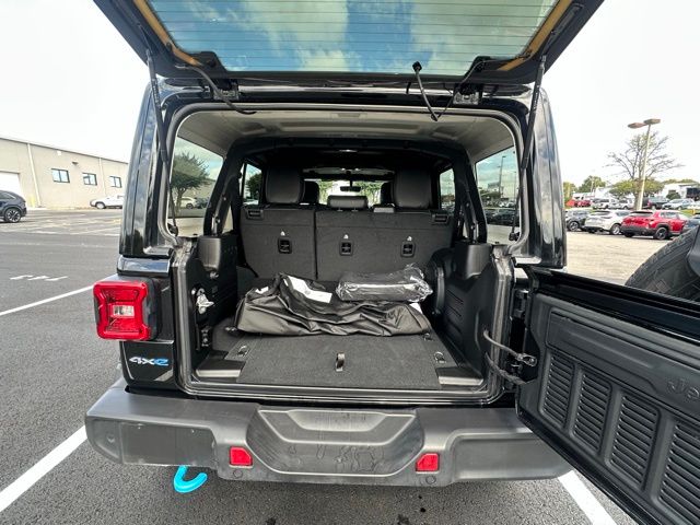 2023 Jeep Wrangler Sahara 4xe photo 12