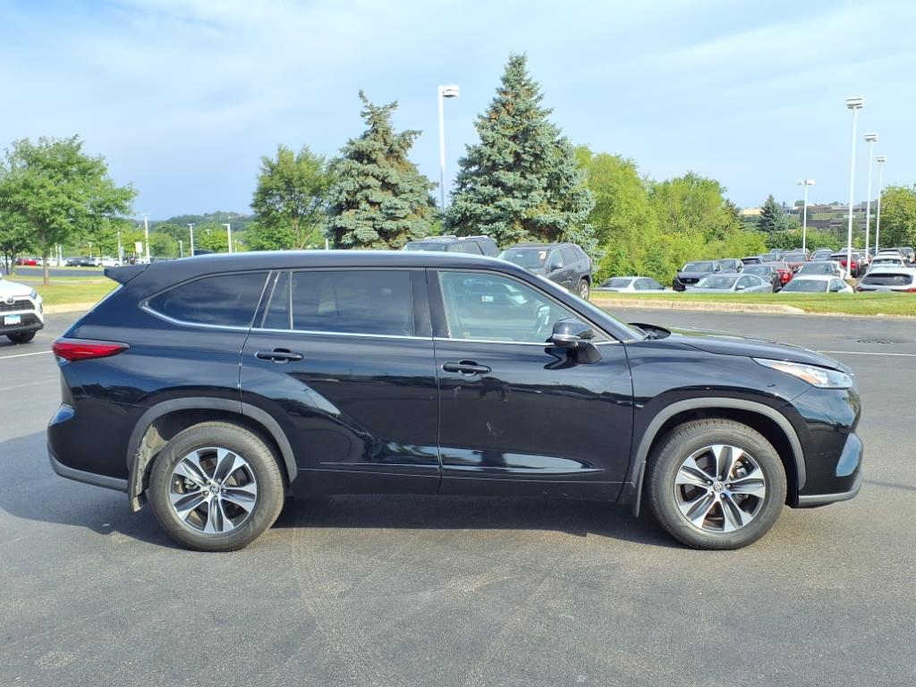 Certified 2020 Toyota Highlander XLE with VIN 5TDGZRBH9LS514569 for sale in Burnsville, Minnesota