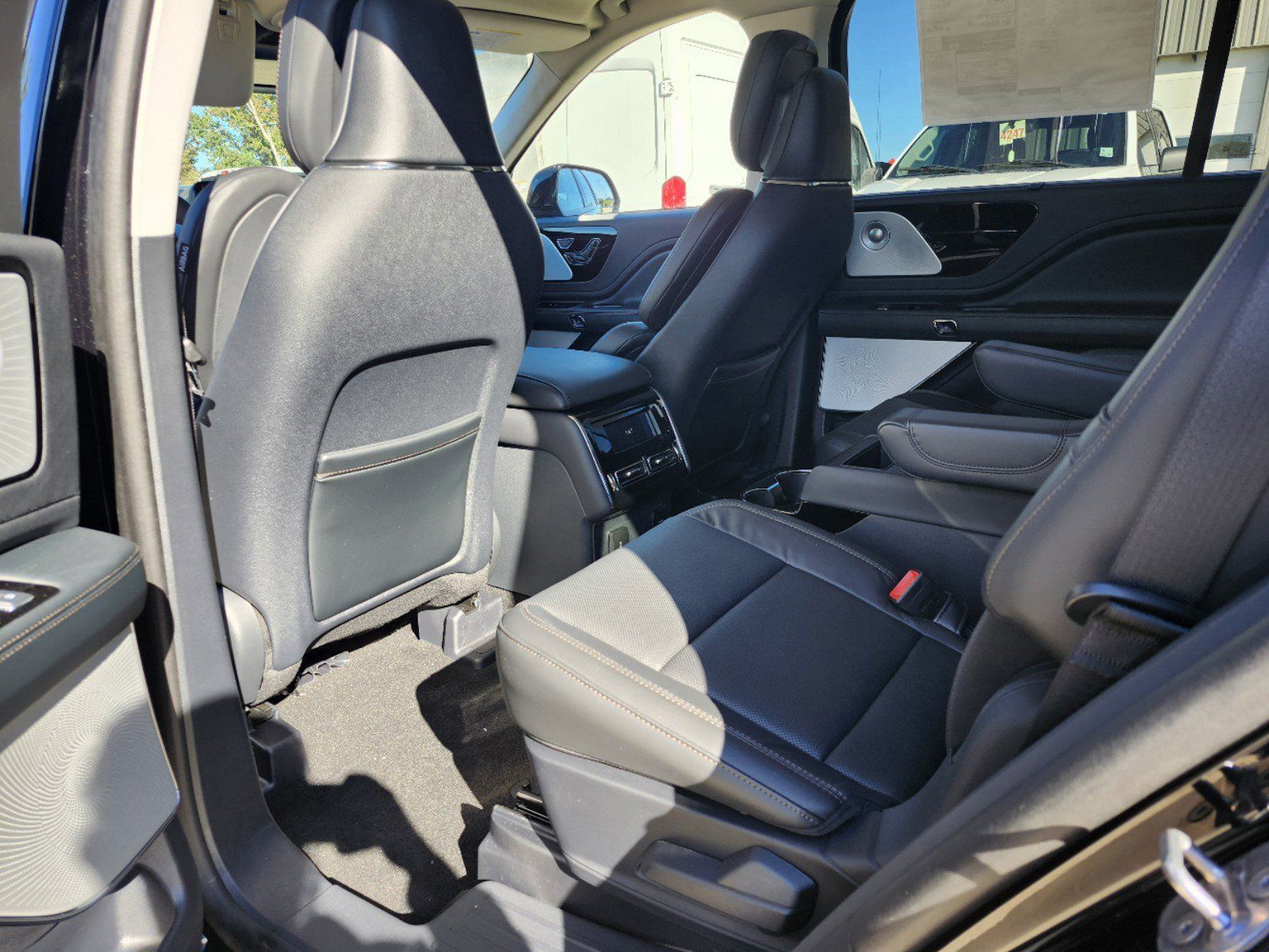 2025 Lincoln Aviator Reserve photo 4