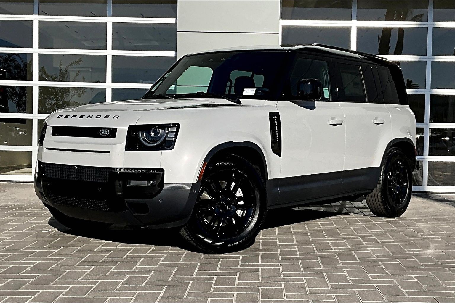 2026 Land Rover Defender S's photo