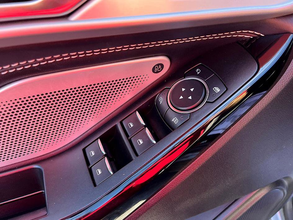 2021 Ford Explorer ST photo 13