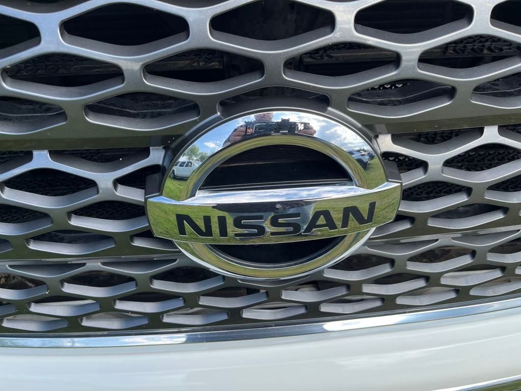 2018 Nissan Titan SV photo 24