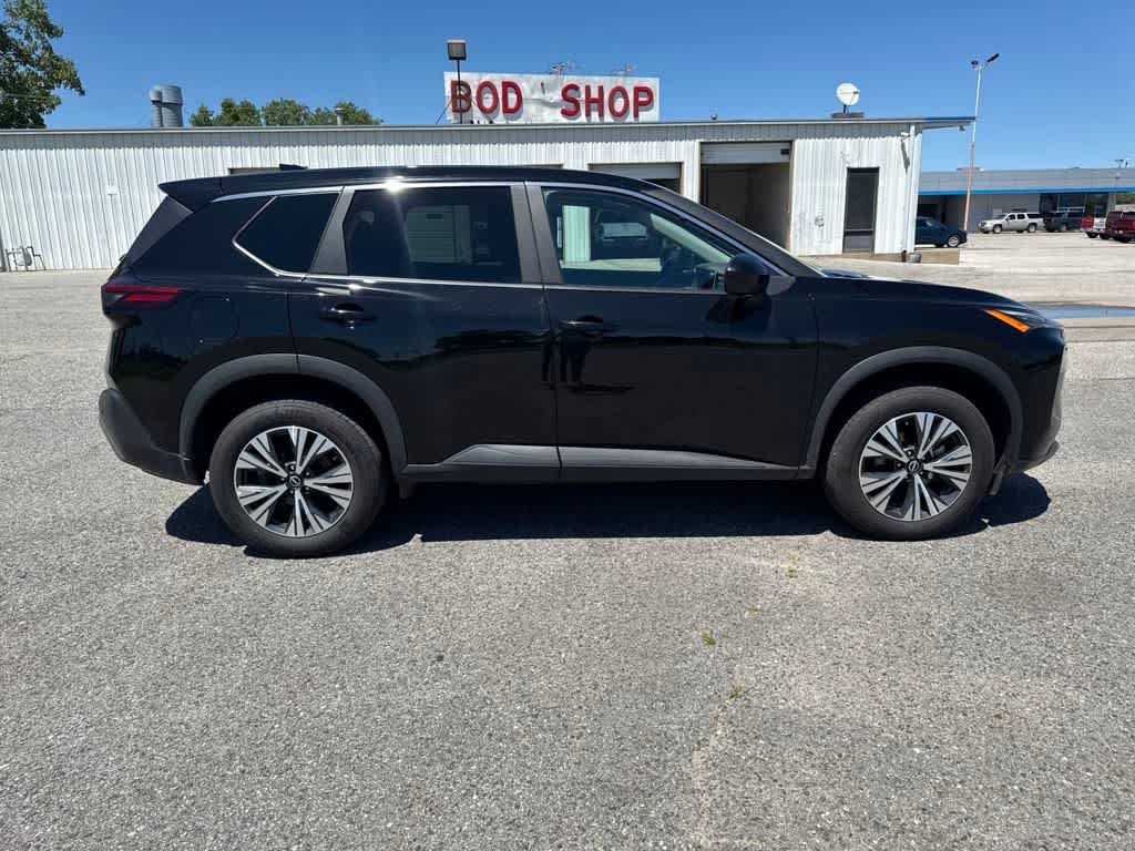 2023 Nissan Rogue SV photo 5