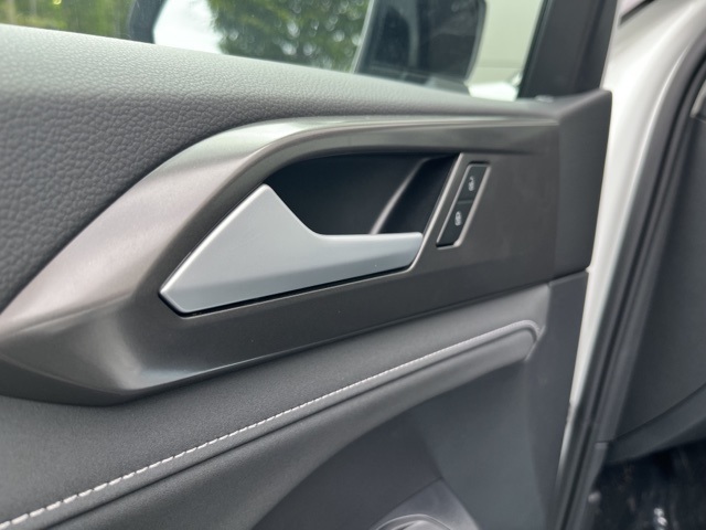 2025 Volkswagen Taos SE photo 24
