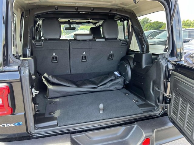 2022 Jeep Wrangler Unlimited Sahara 4xe photo 11