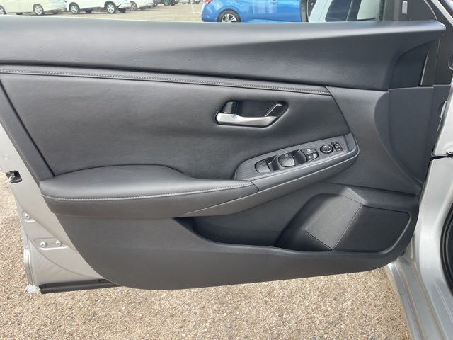 2023 Nissan Sentra SV photo 25