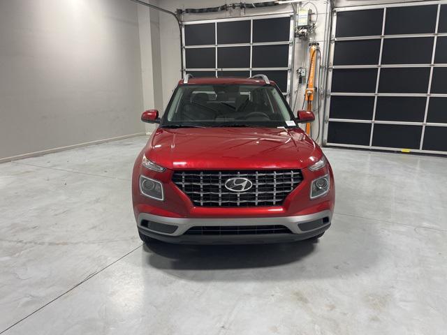 2026 Hyundai Venue SEL photo 2