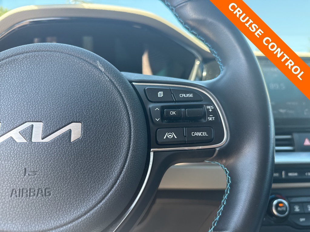 2022 Kia Niro Plug-In Hybrid LXS photo 7