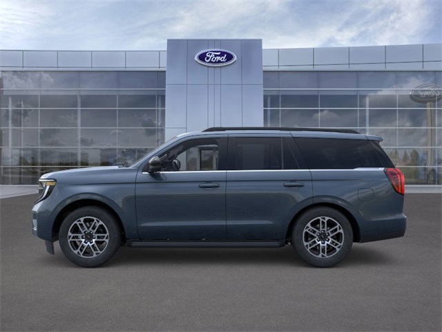 2025 Ford Expedition photo 2