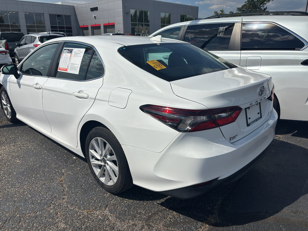 2022 Toyota Camry LE photo 4