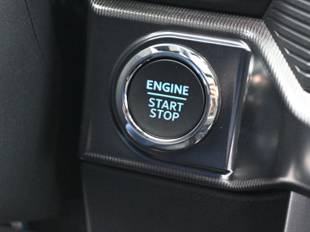 2025 Ford F-150 Lariat photo 12