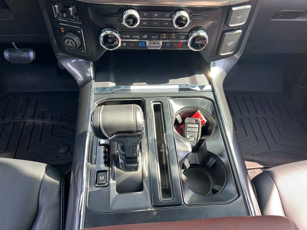 2023 Ford F-150 Lariat photo 14